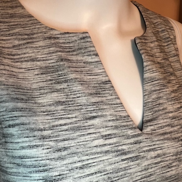 Dress with Pockets - Picture 3 of 16